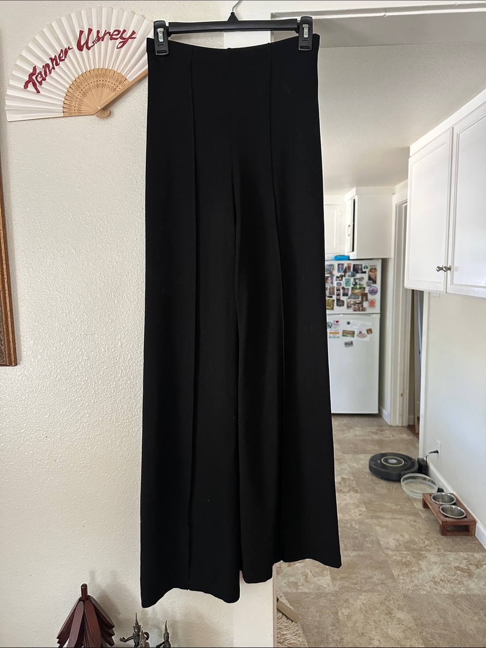 Adorable wide leg pants. Size small
